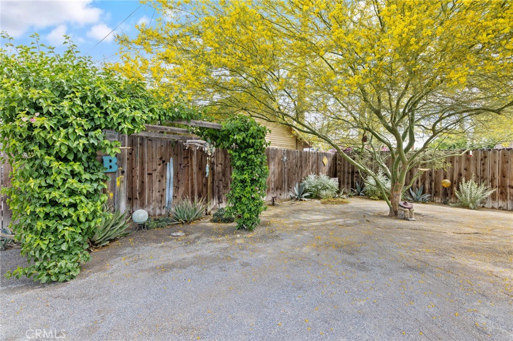 124 W Florinda, Hanford, CA 93230