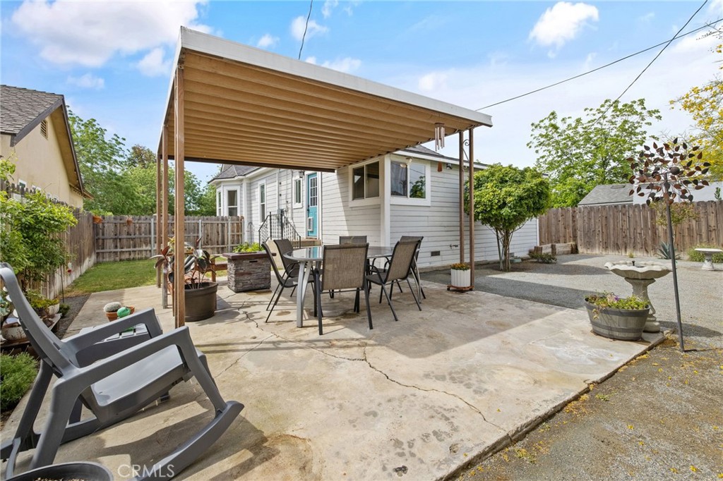 124 W Florinda, Hanford, CA 93230