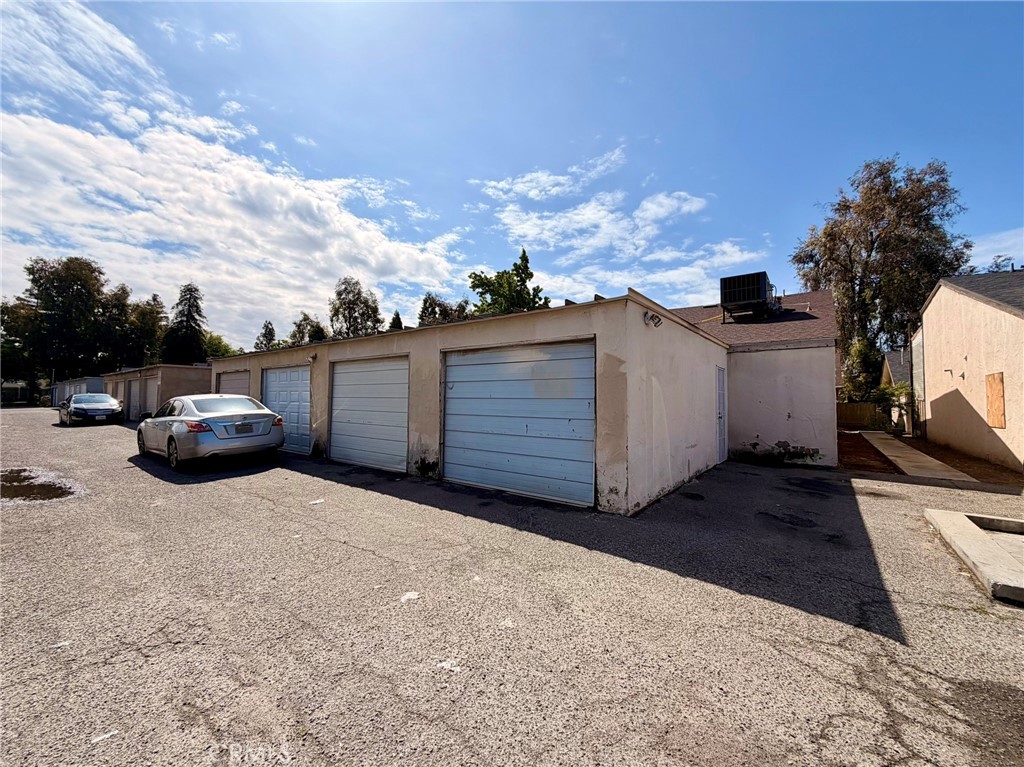 366 E El Paso Ave, Fresno, CA 93720