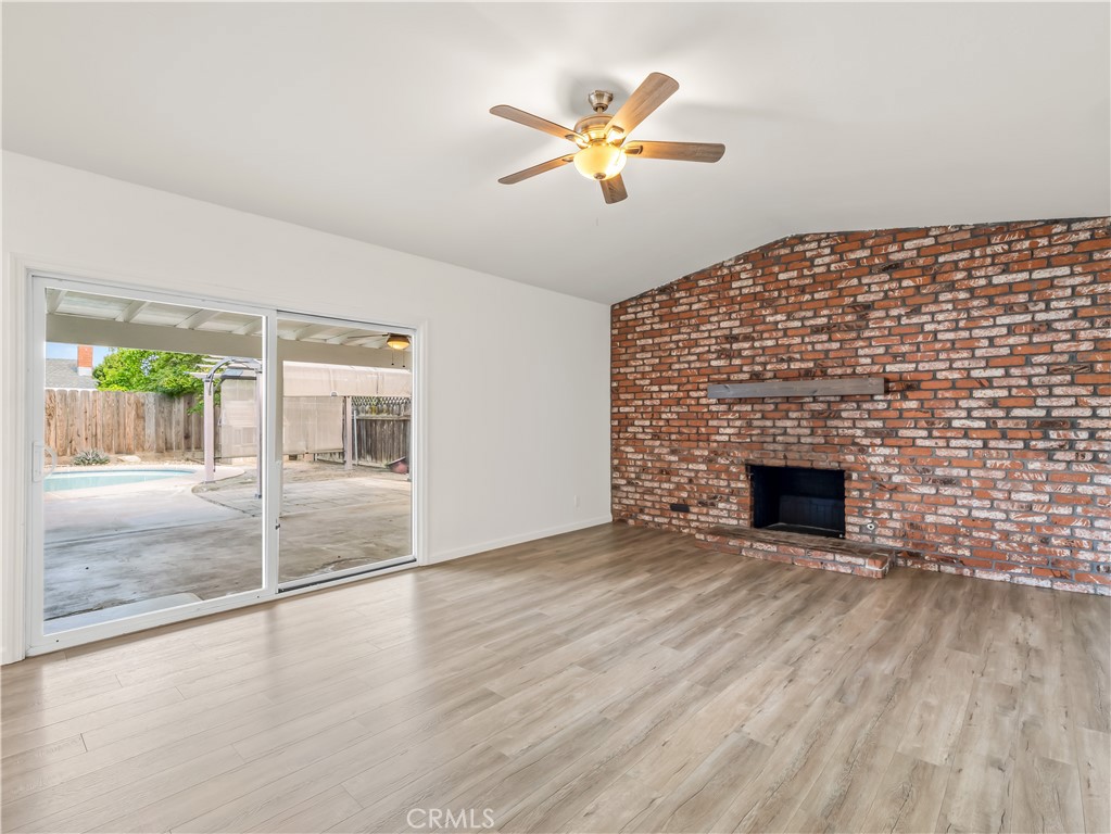 2239 Sunnyside, Clovis, CA 93611