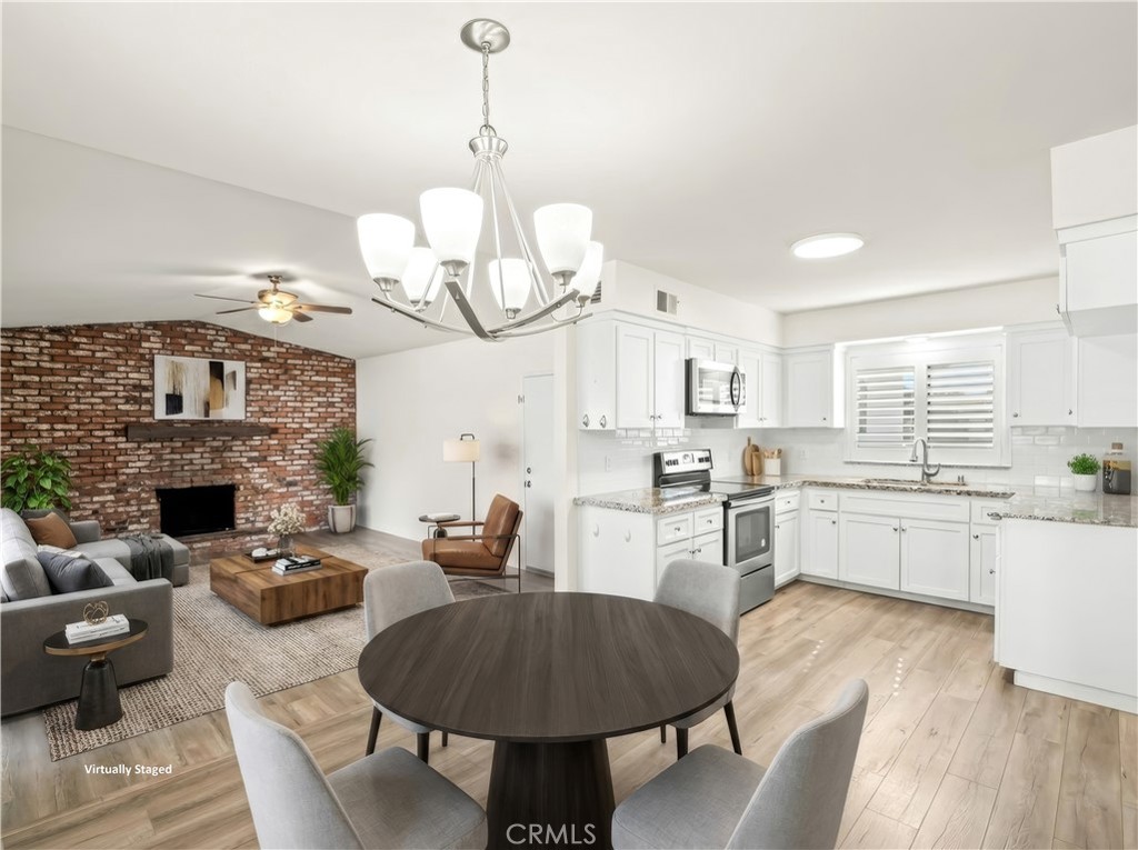 2239 Sunnyside, Clovis, CA 93611