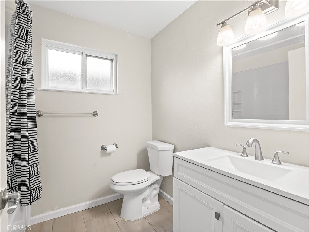 2239 Sunnyside, Clovis, CA 93611