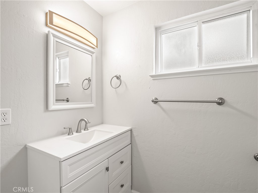 2239 Sunnyside, Clovis, CA 93611