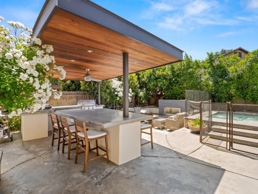 1229 E Via Roma, Fresno, CA 93730