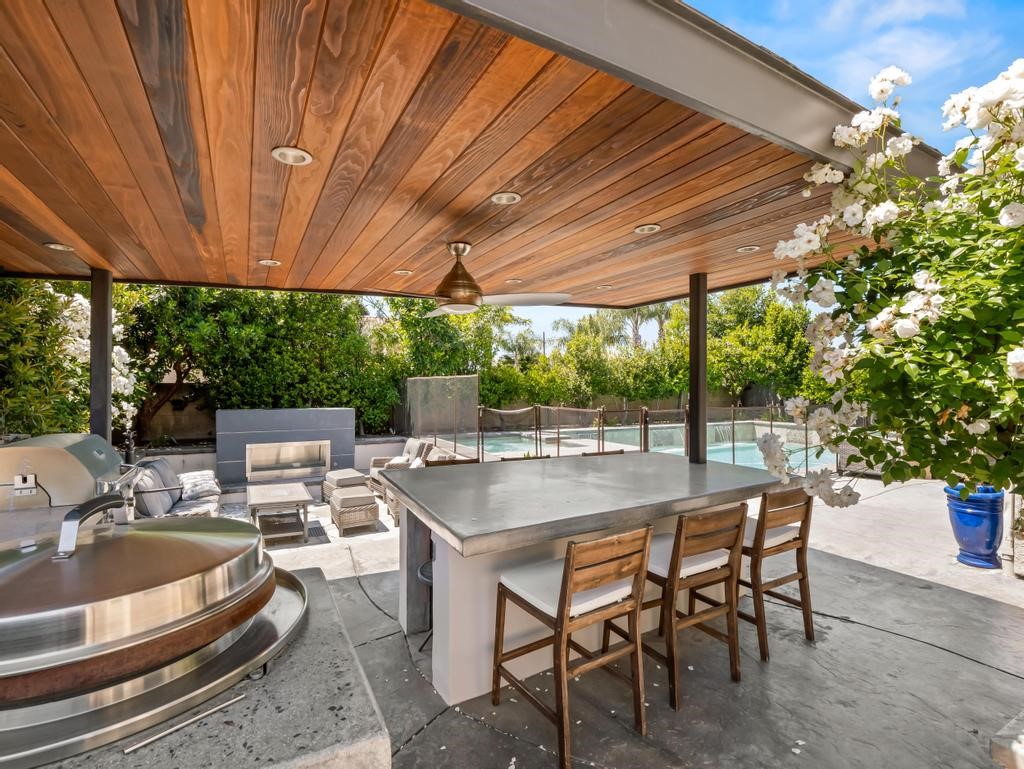 1229 E Via Roma, Fresno, CA 93730