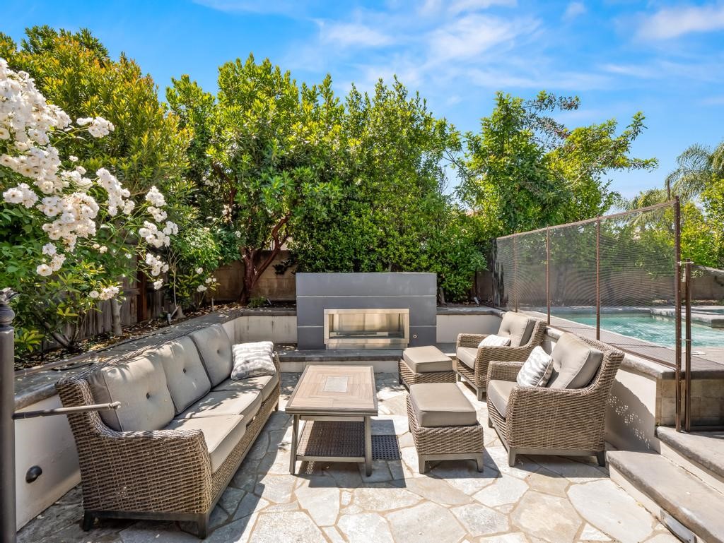 1229 E Via Roma, Fresno, CA 93730