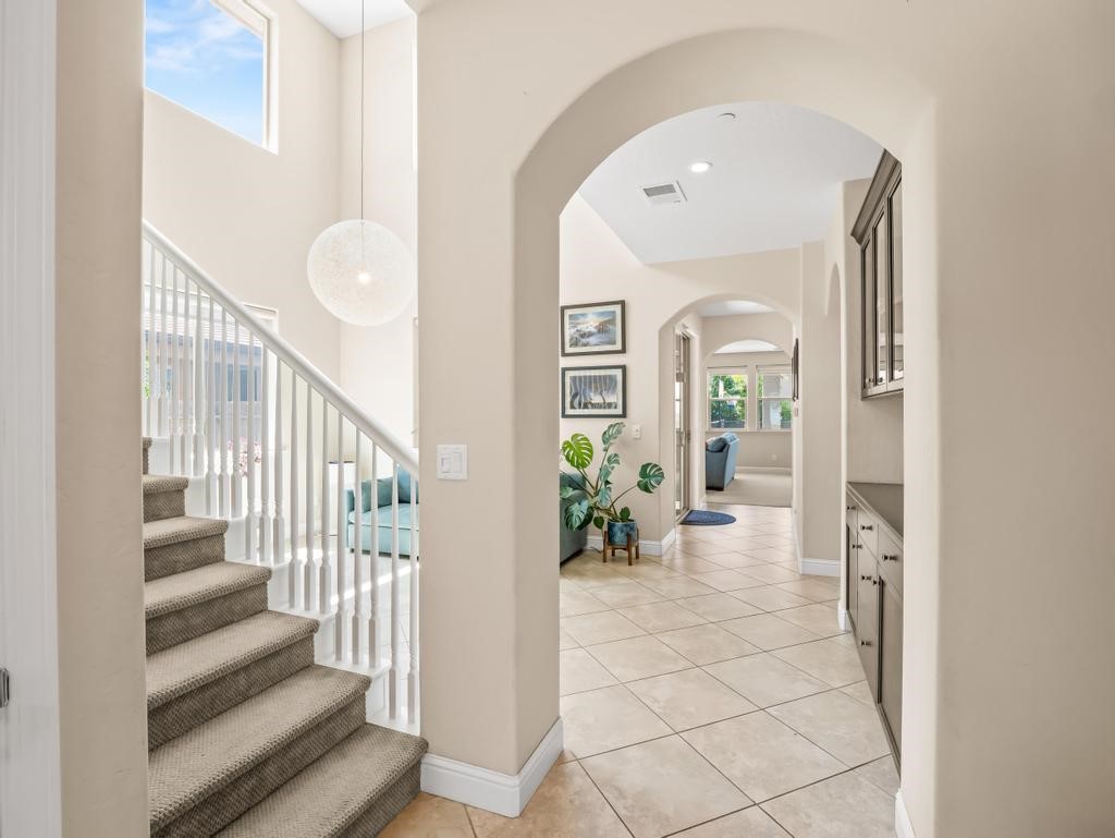 1229 E Via Roma, Fresno, CA 93730