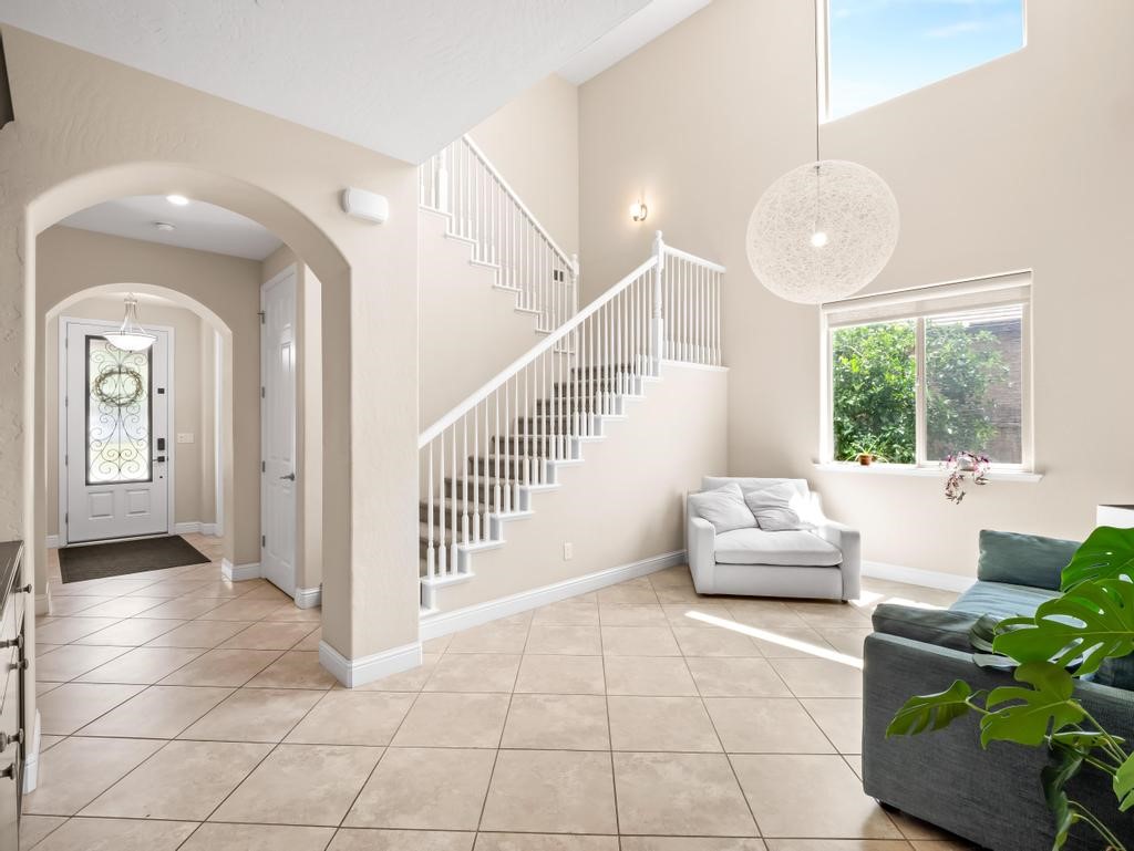 1229 E Via Roma, Fresno, CA 93730