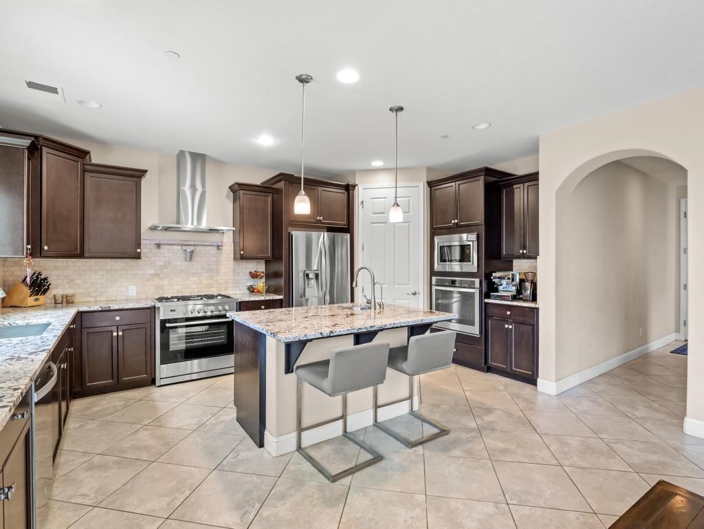 1229 E Via Roma, Fresno, CA 93730