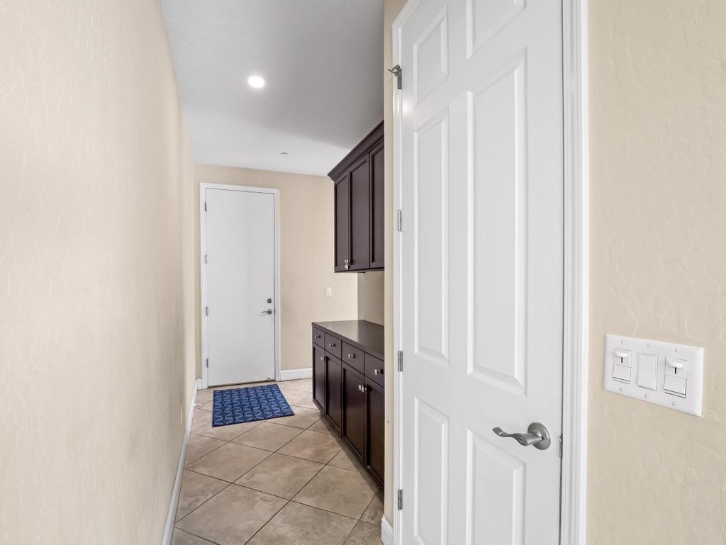 1229 E Via Roma, Fresno, CA 93730