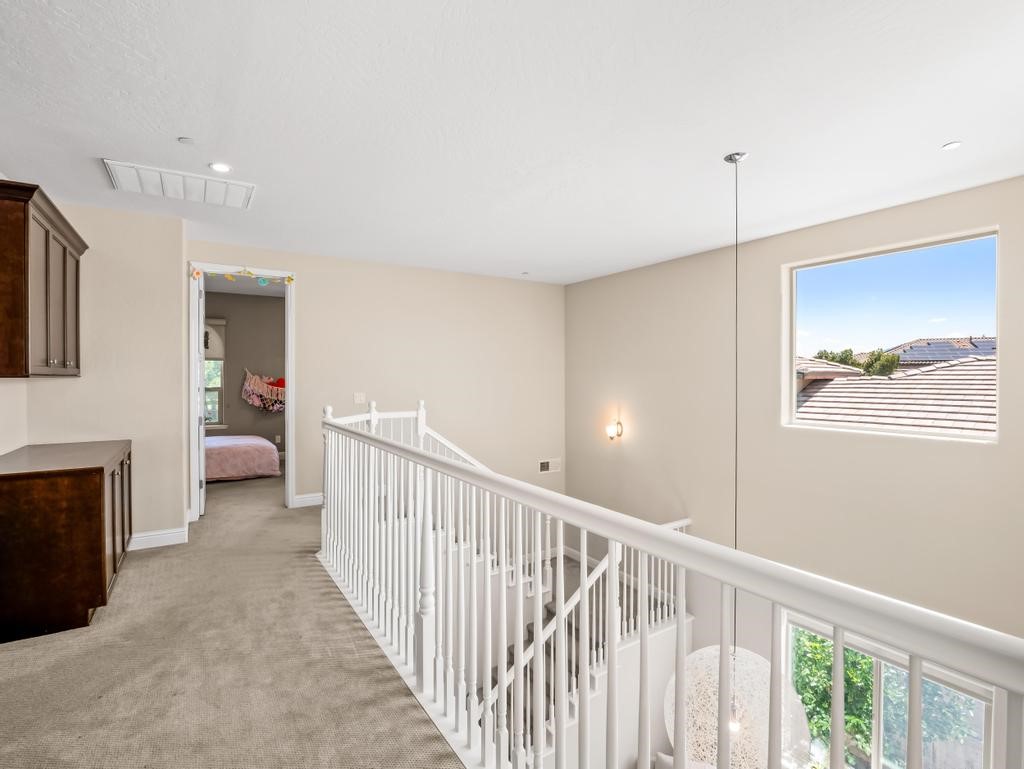 1229 E Via Roma, Fresno, CA 93730