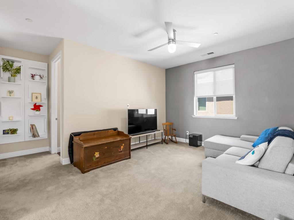 1229 E Via Roma, Fresno, CA 93730