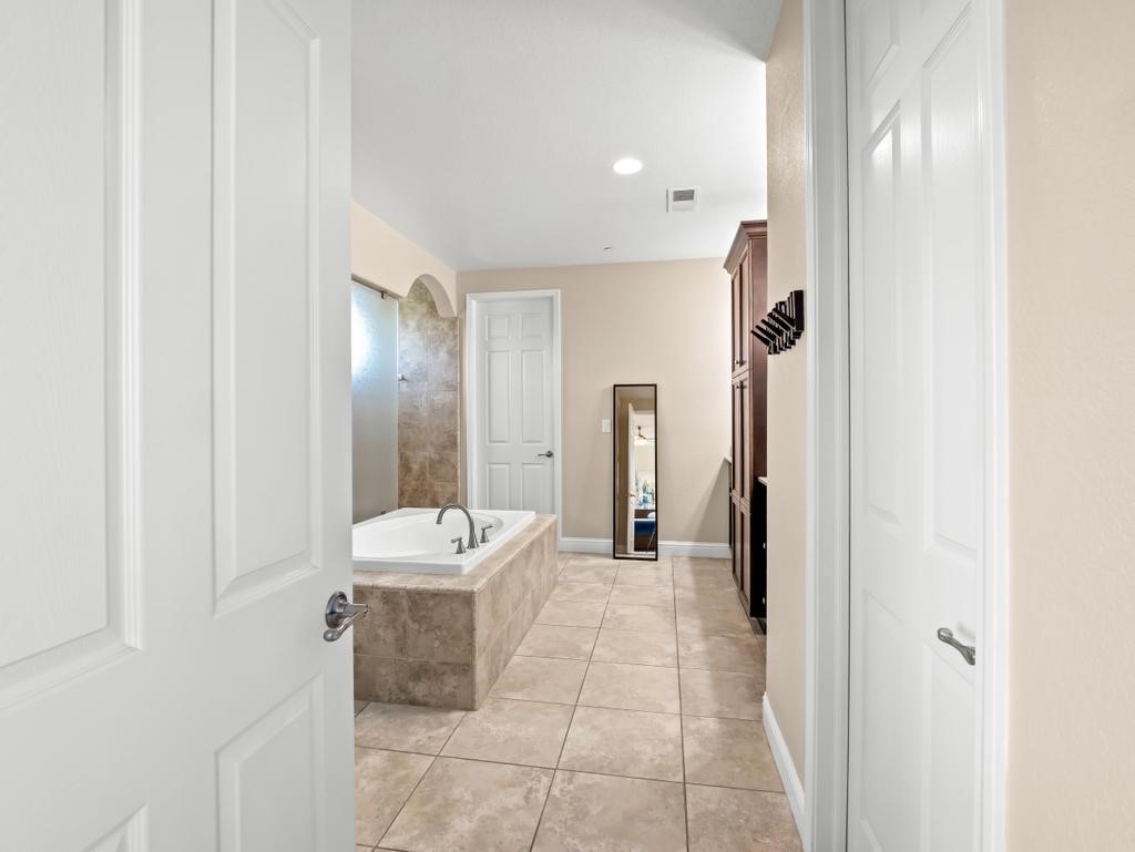 1229 E Via Roma, Fresno, CA 93730