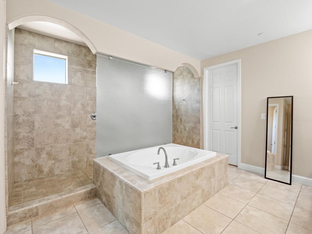 1229 E Via Roma, Fresno, CA 93730