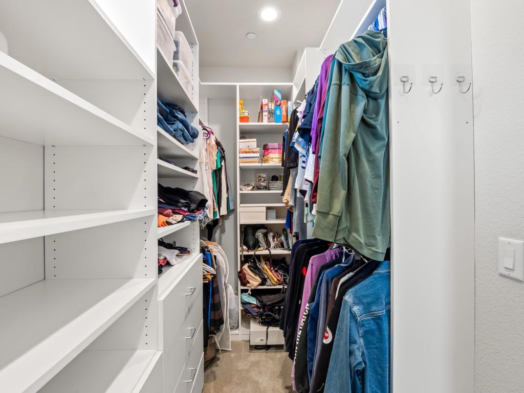 1229 E Via Roma, Fresno, CA 93730