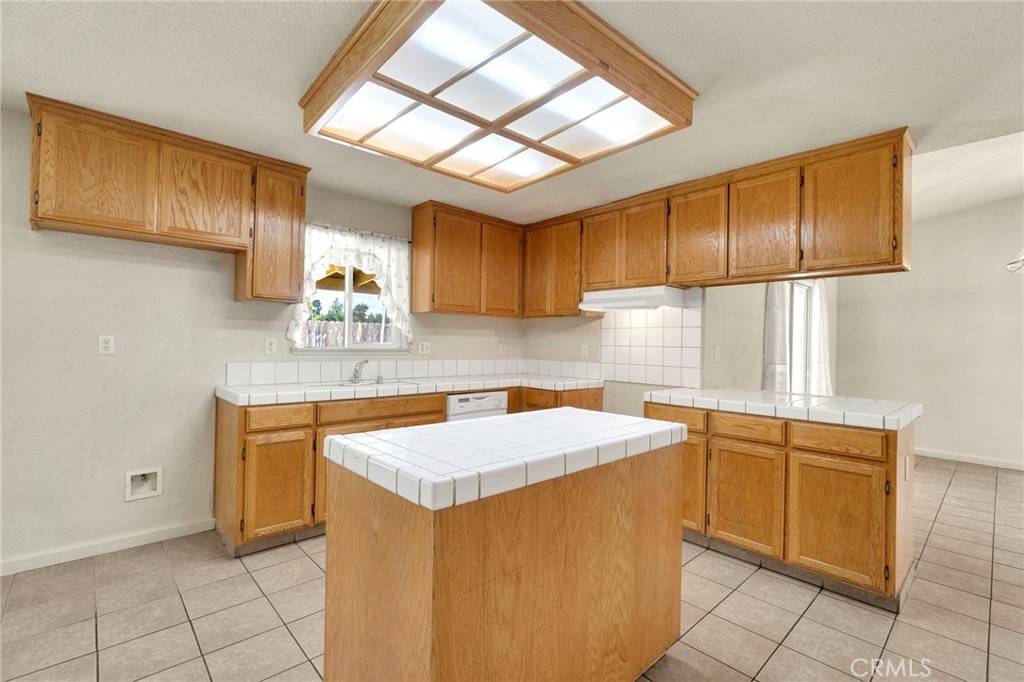 120 Cedar Ct, Chowchilla, CA 93610