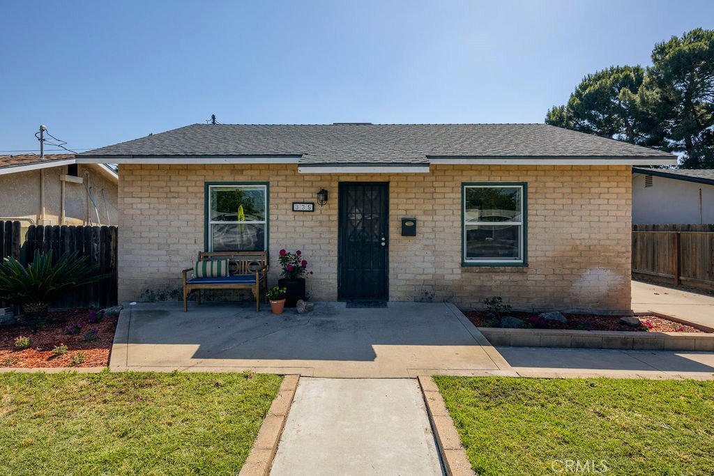 335 Oxford Ave, Clovis, CA 93612