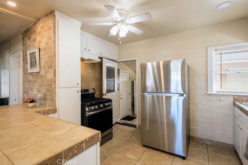 335 Oxford Ave, Clovis, CA 93612