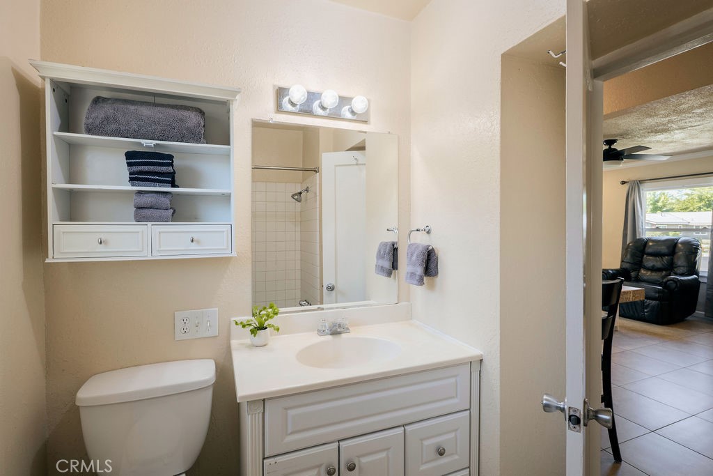 335 Oxford Ave, Clovis, CA 93612