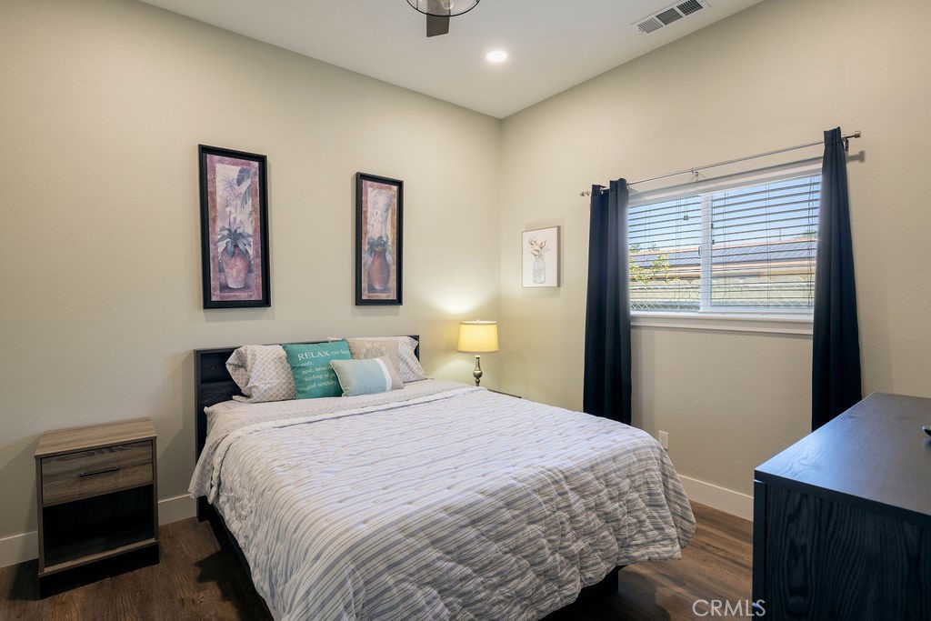 335 Oxford Ave, Clovis, CA 93612