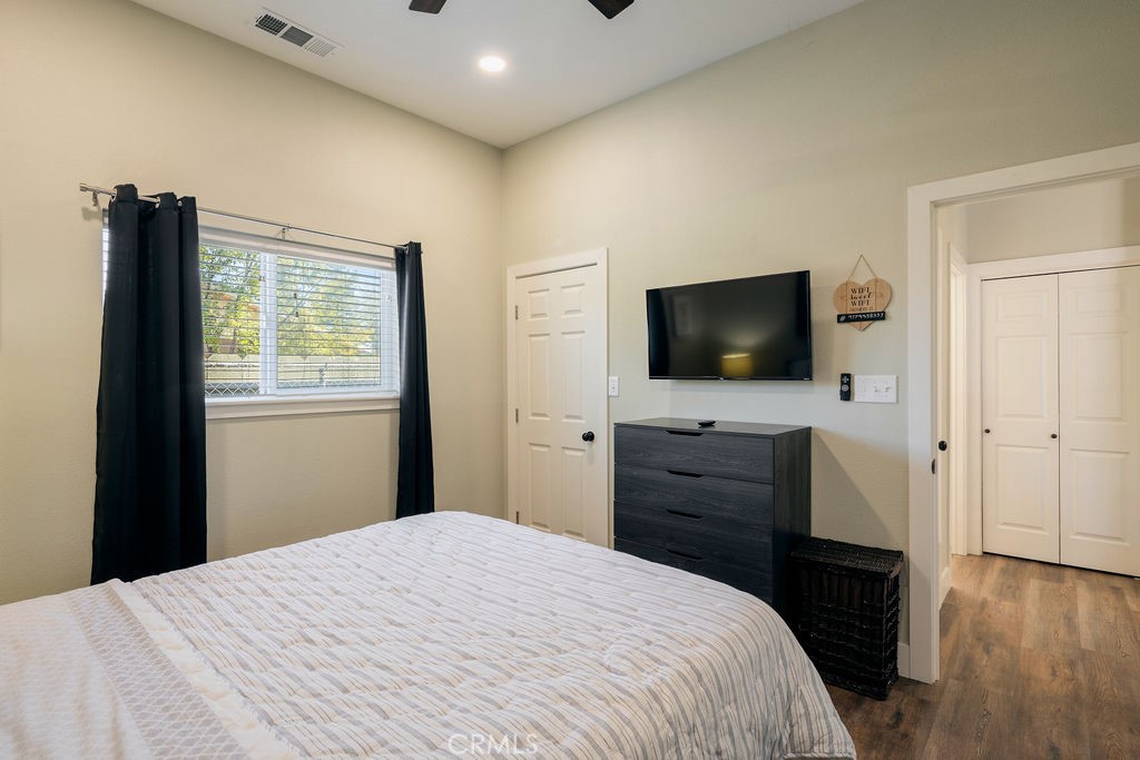 335 Oxford Ave, Clovis, CA 93612