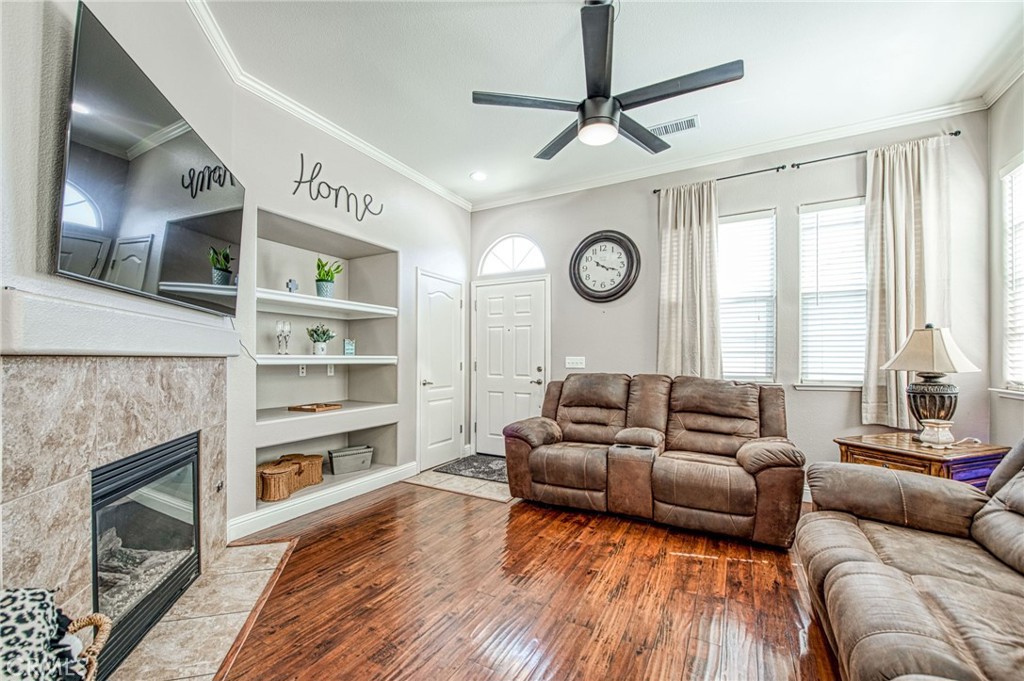 3683 W Black Walnut, Fresno, CA 93711