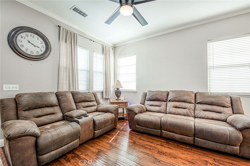 3683 W Black Walnut, Fresno, CA 93711