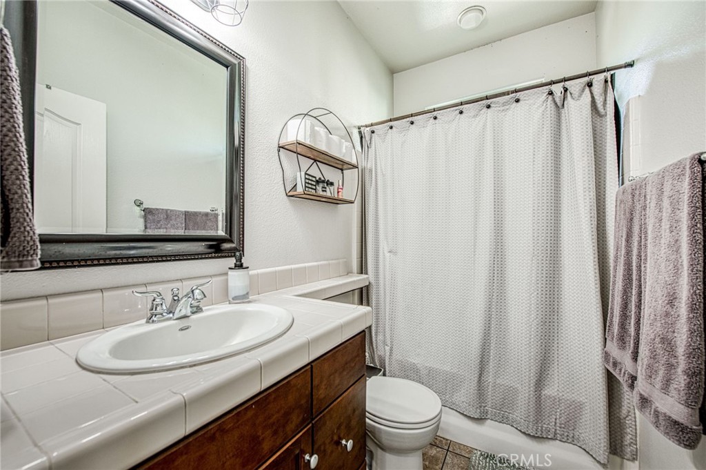 3683 W Black Walnut, Fresno, CA 93711