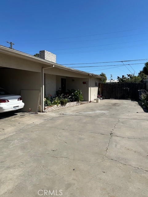 537 W University, Fresno, CA 93705