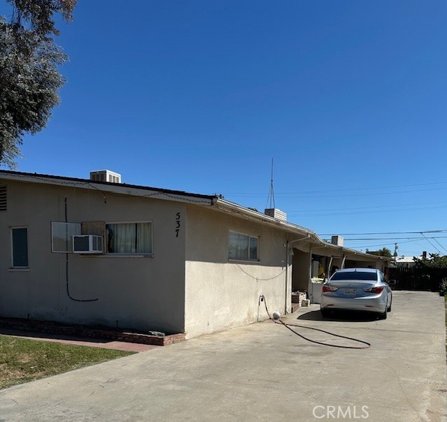 537 W University, Fresno, CA 93705