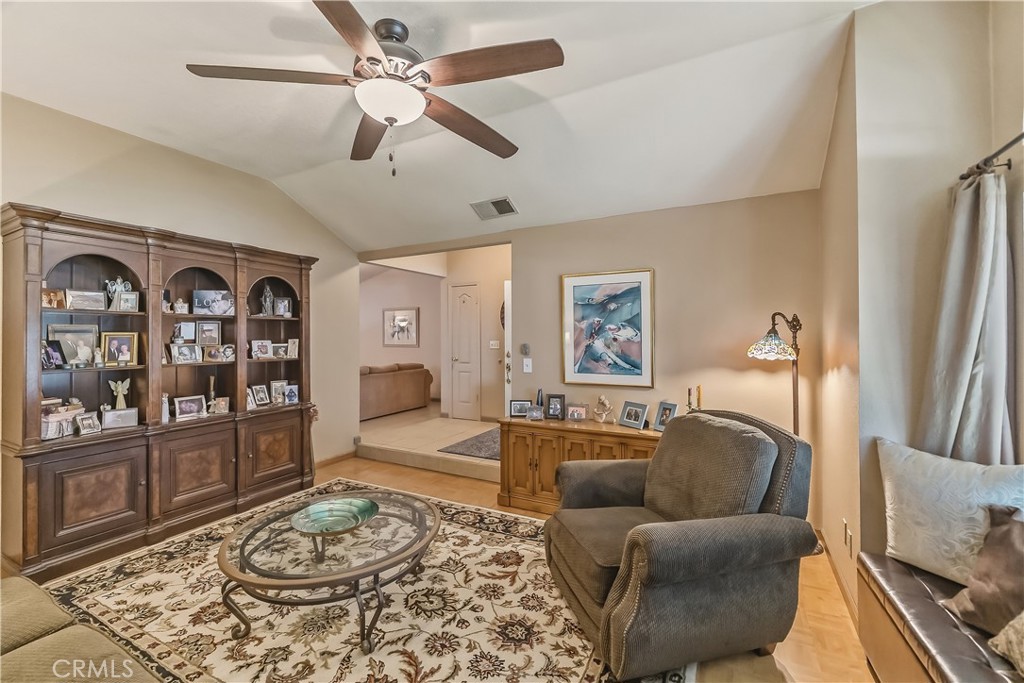 1917 E Quincy, Fresno, CA 93720