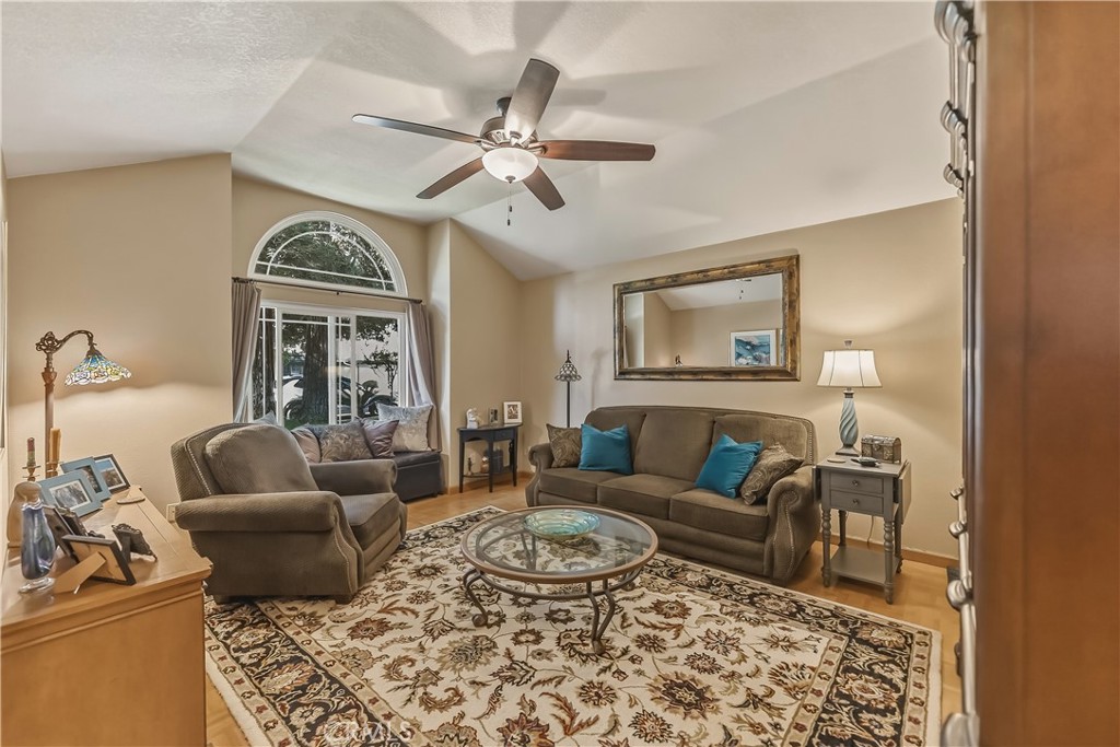 1917 E Quincy, Fresno, CA 93720