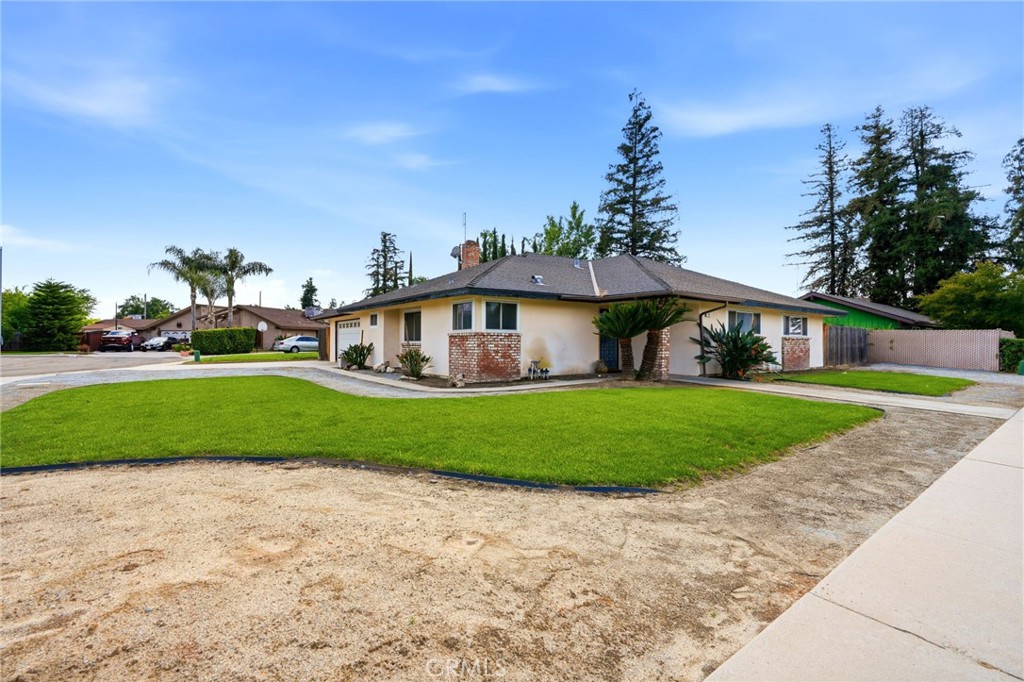 153 Bonita Ave, Fowler, CA 93625