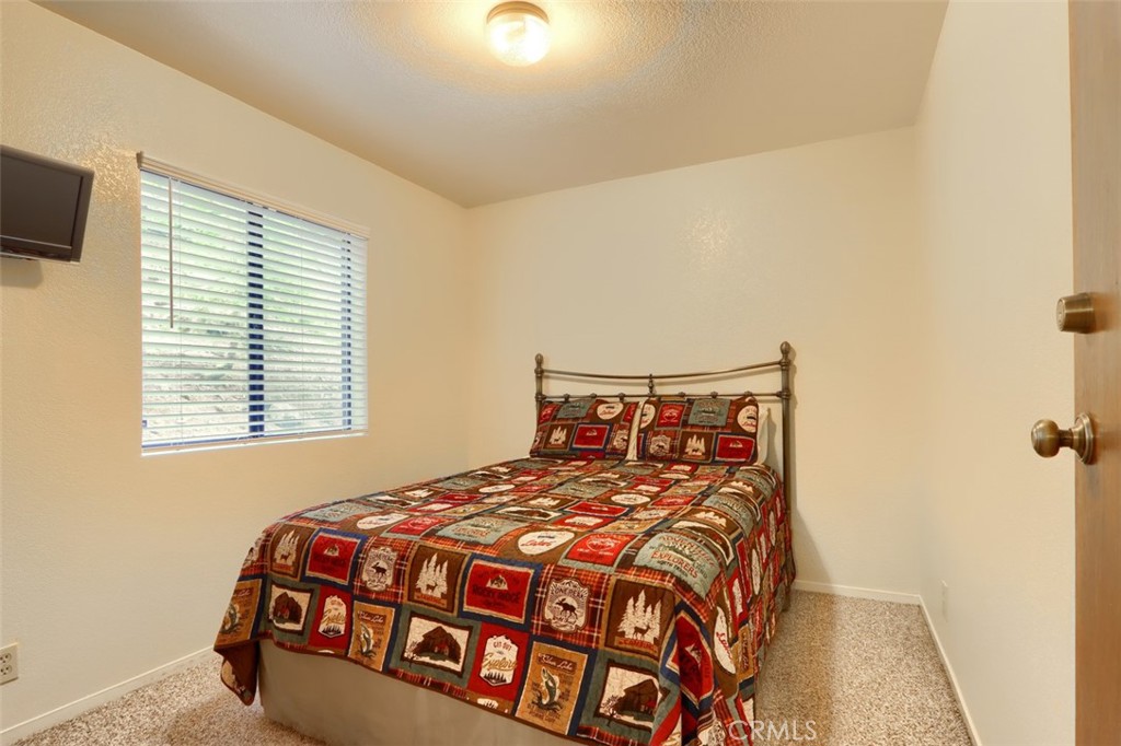 7430 Henness Ridge Rd, Yosemite, CA 95389