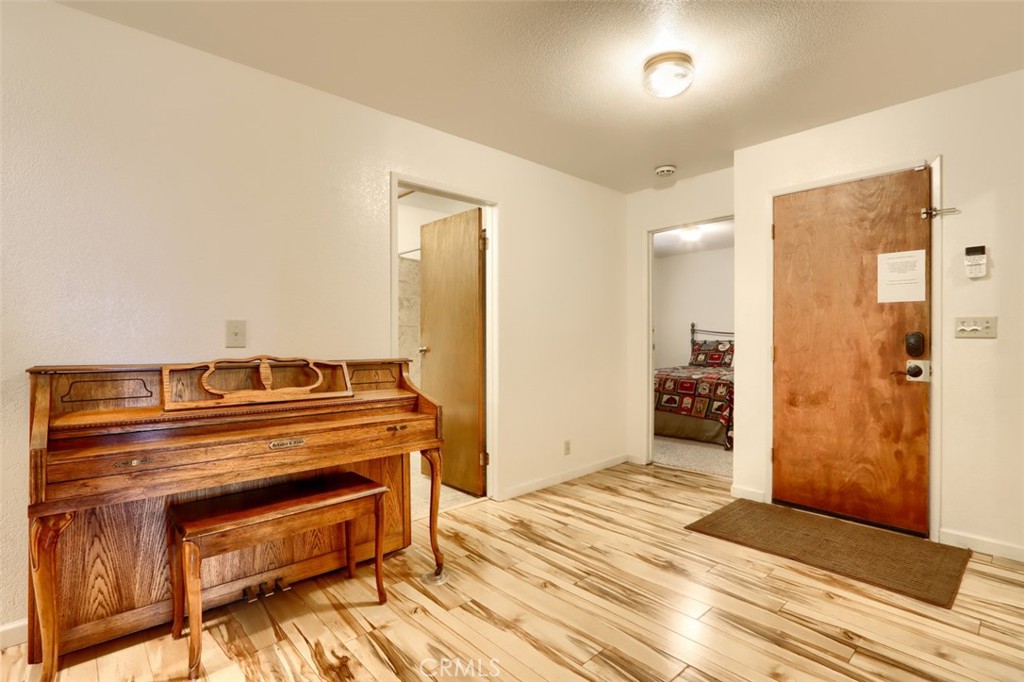 7430 Henness Ridge Rd, Yosemite, CA 95389