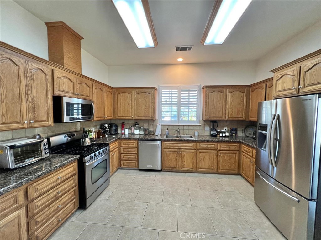 7197 Perlman, Sanger, CA 93657