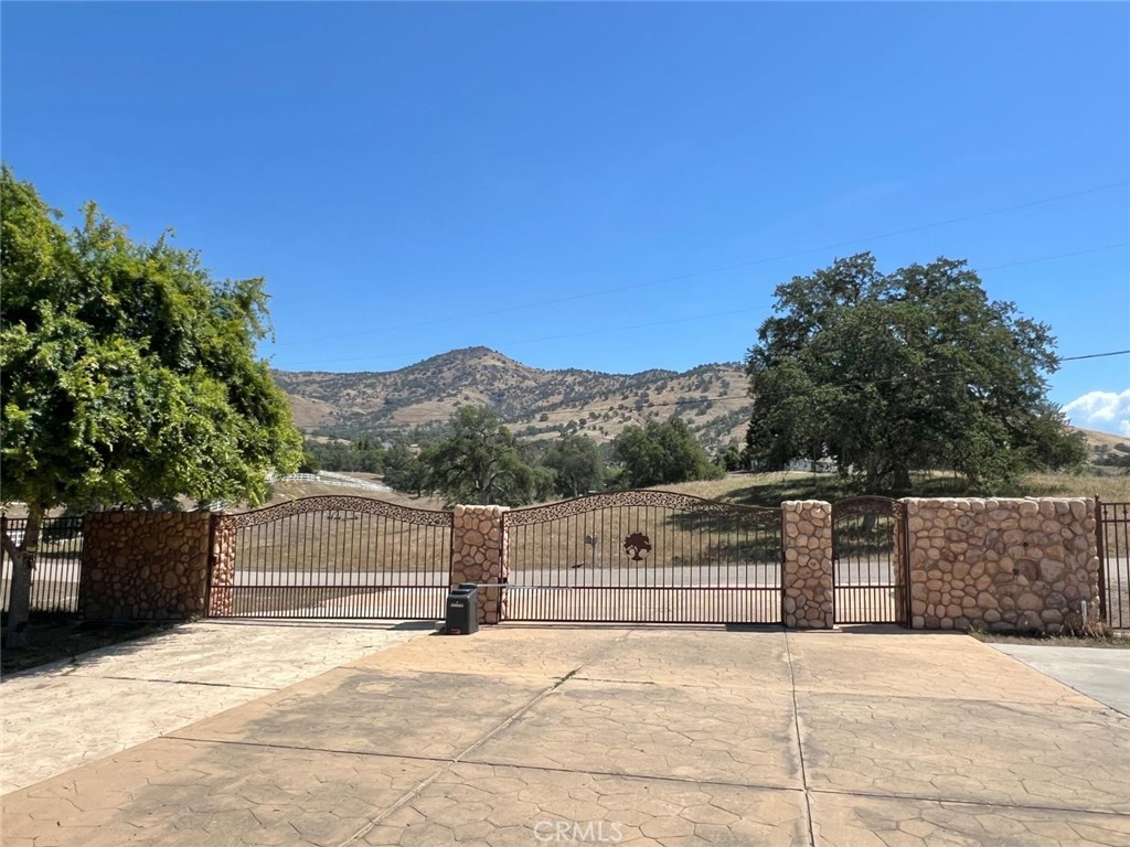 7197 Perlman, Sanger, CA 93657