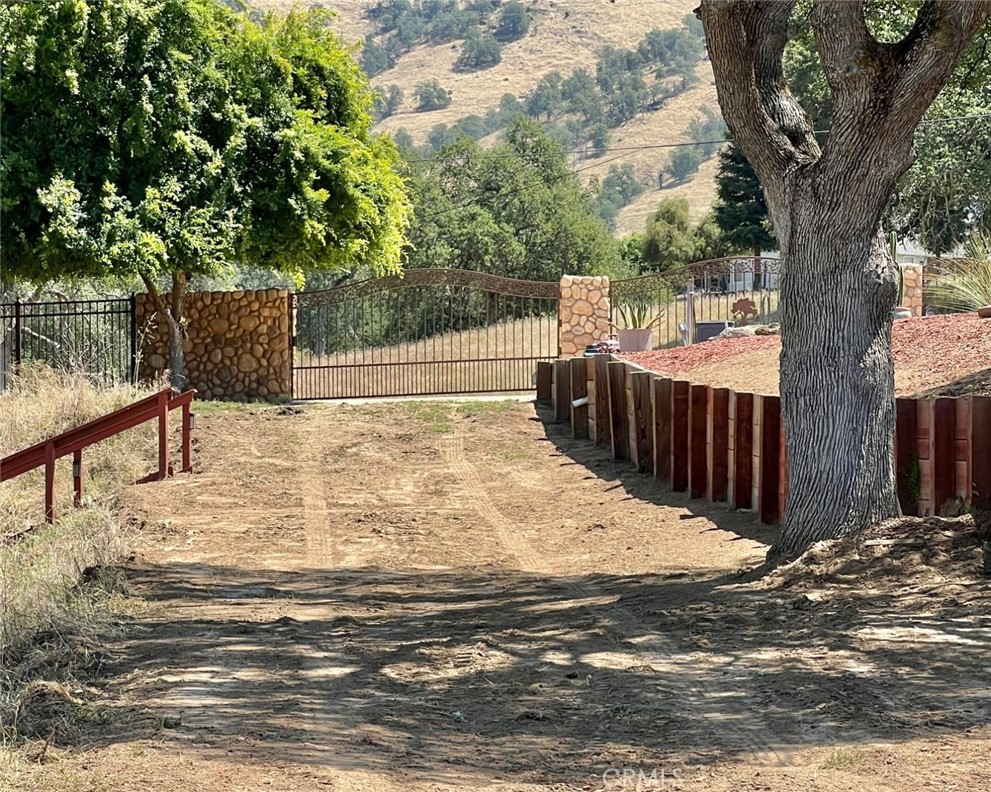 7197 Perlman, Sanger, CA 93657