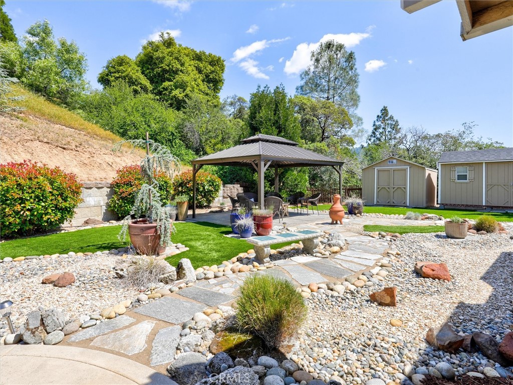 39380 Suncrest Ct, Oakhurst, CA 93644