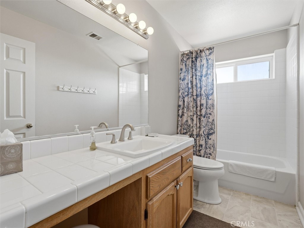 39380 Suncrest Ct, Oakhurst, CA 93644