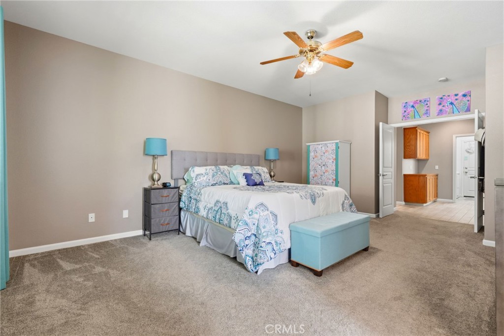 2429 N Oak Grove Ct, Visalia, CA 93291