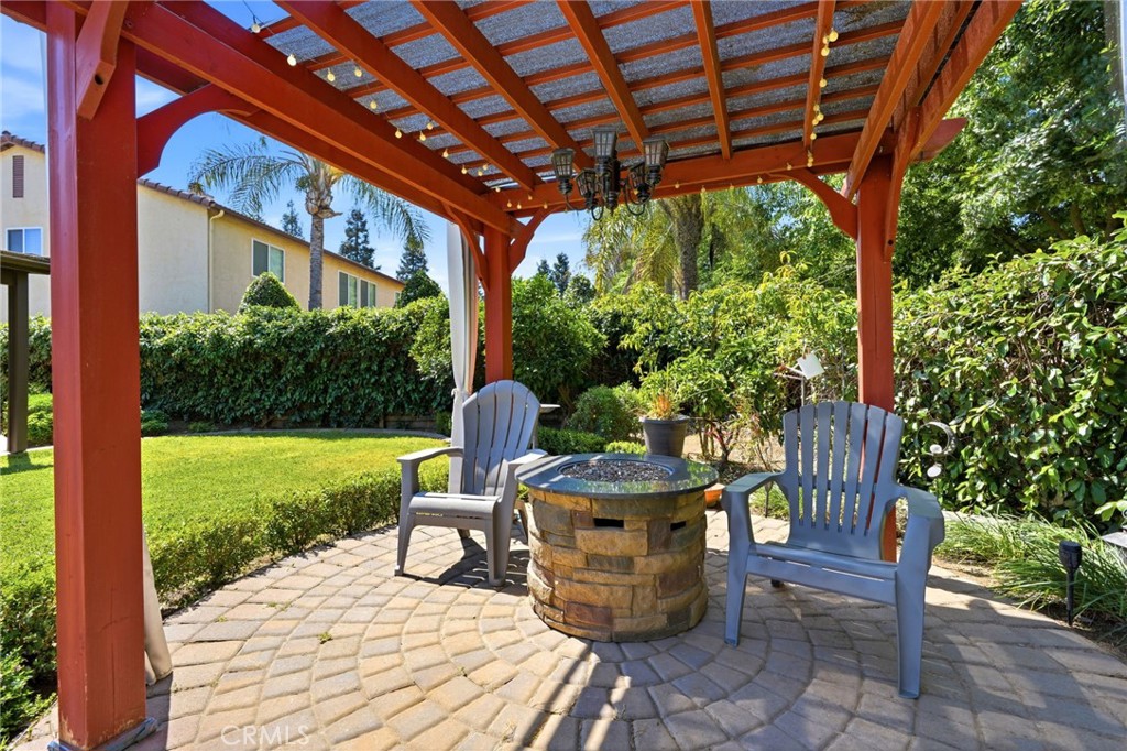 2429 N Oak Grove Ct, Visalia, CA 93291