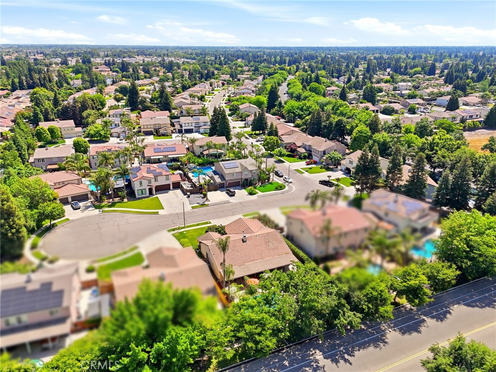 2429 N Oak Grove Ct, Visalia, CA 93291