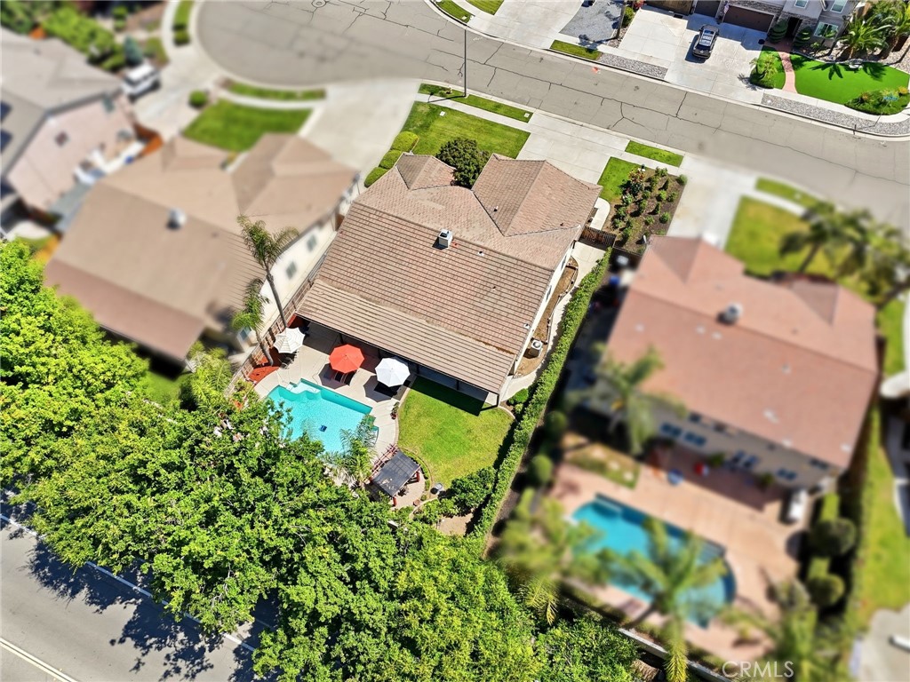 2429 N Oak Grove Ct, Visalia, CA 93291