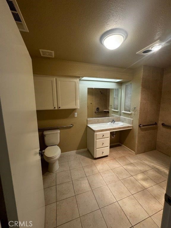 7117 N Antioch, Fresno, CA 93722