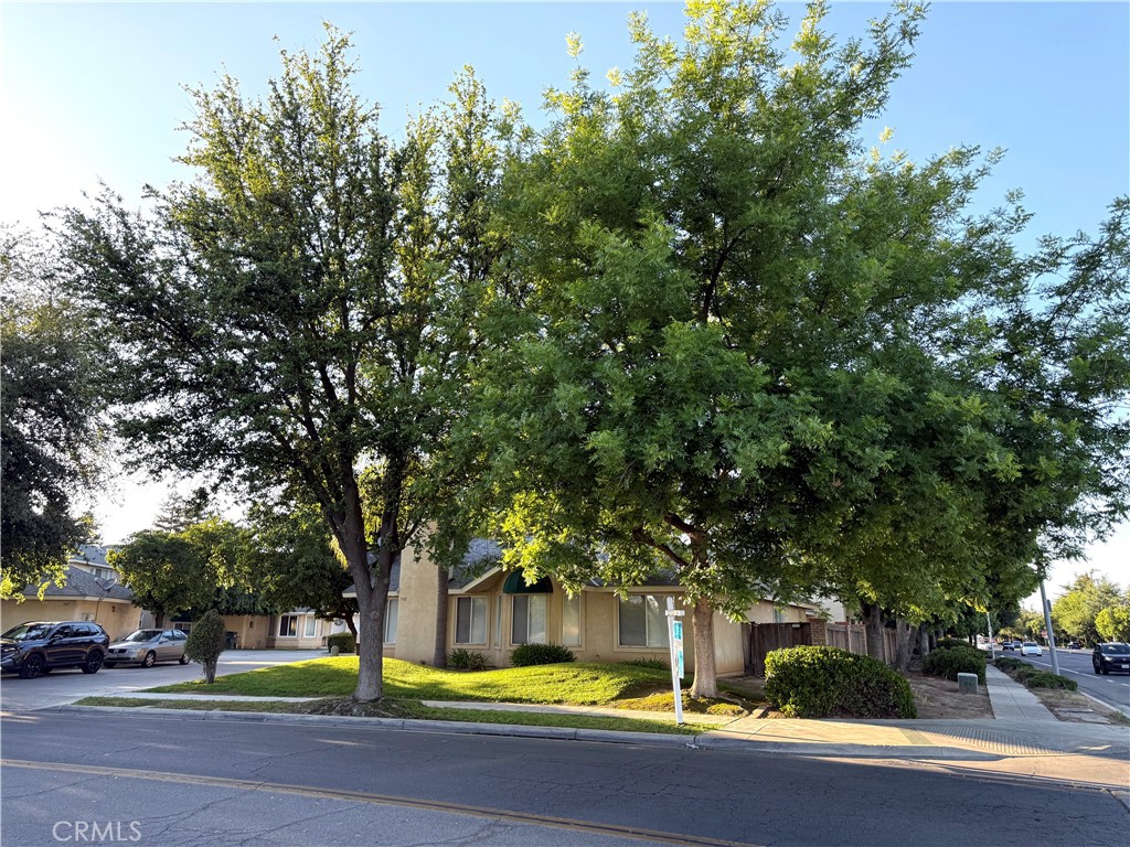 7127 N Antioch, Fresno, CA 93722