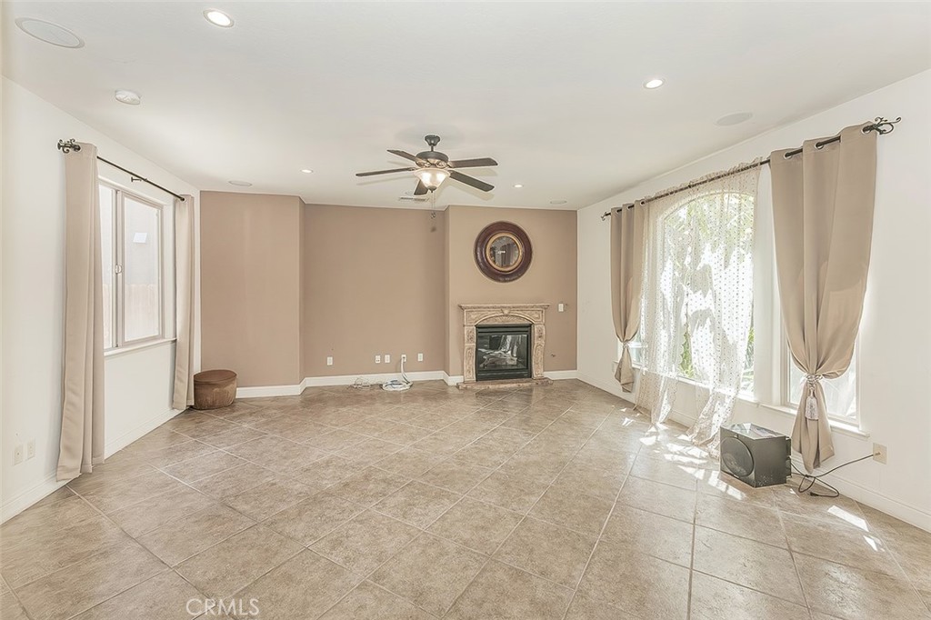11345 N Via Montessori Dr, Fresno, CA 93730