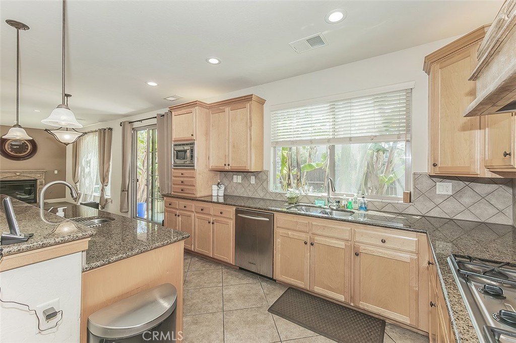 11345 N Via Montessori Dr, Fresno, CA 93730
