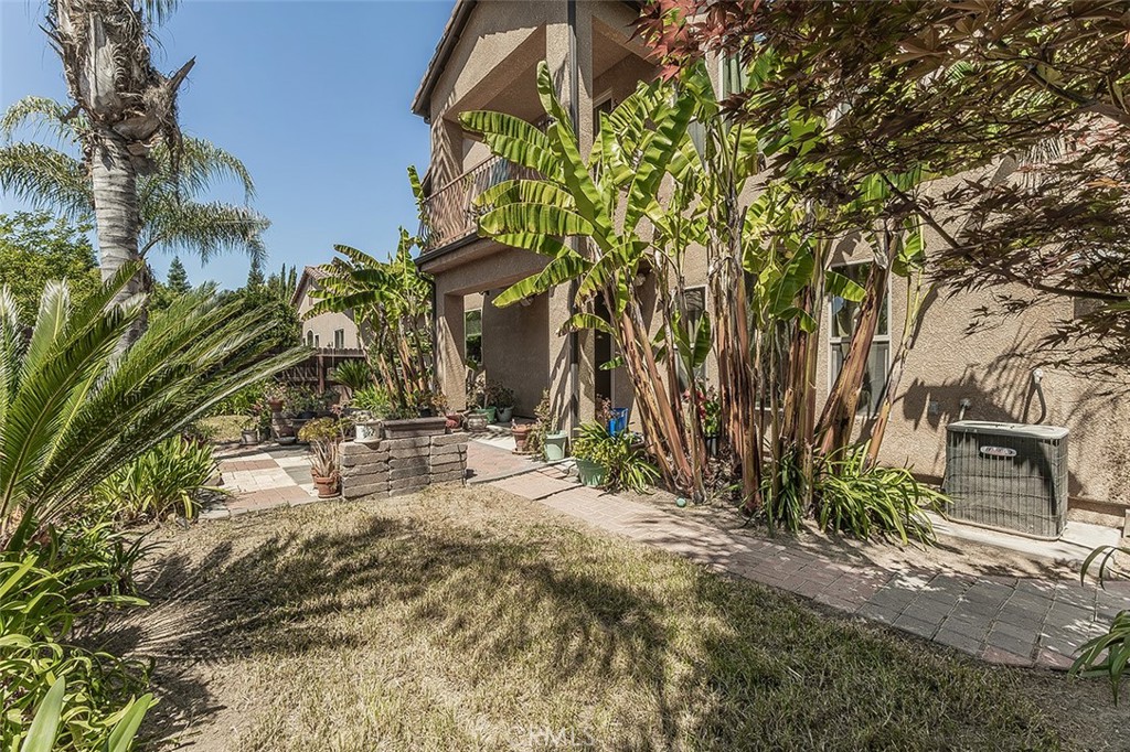 11345 N Via Montessori Dr, Fresno, CA 93730