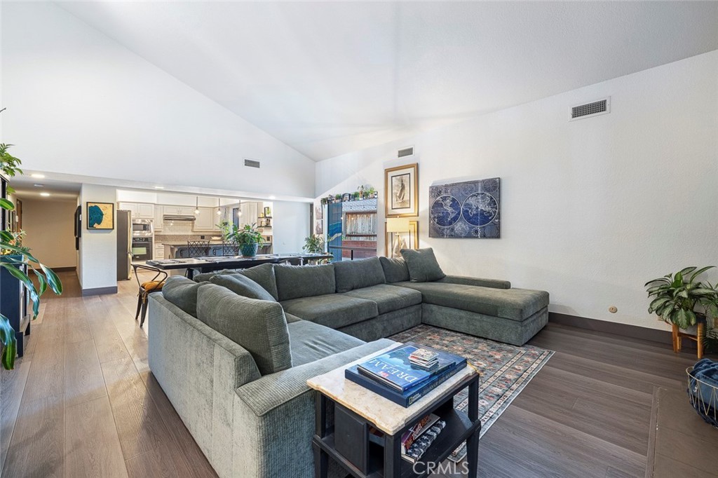 6638 N Marty, Fresno, CA 93711